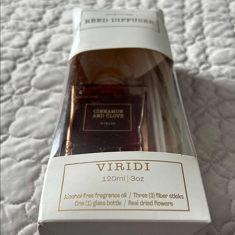 Cinnamon and Clove Reed Diffuser - Picture 3 of 5